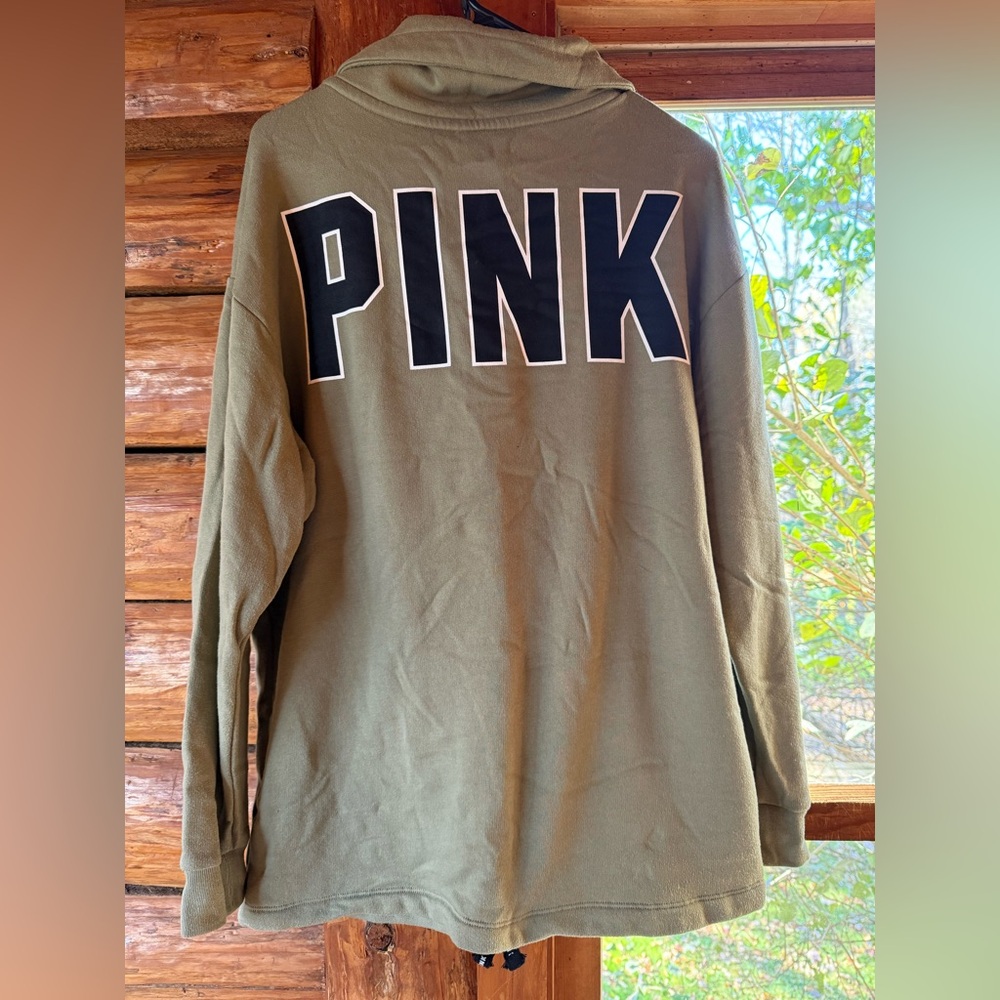 Women’s PINK oversized sweatshirt size small